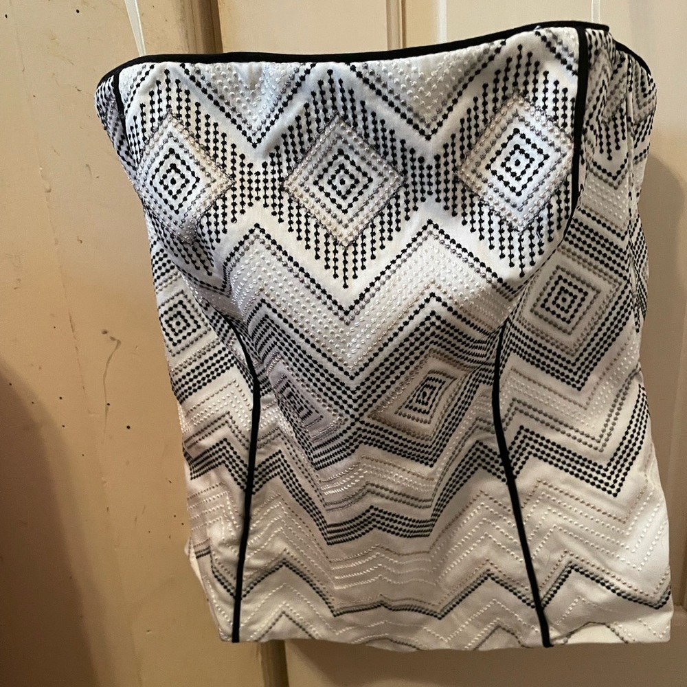 White House black market corset top. Size 2